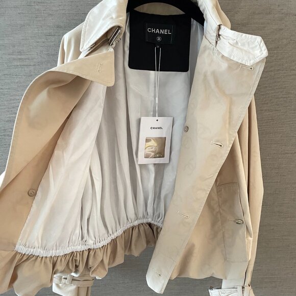Chanel Short Trench Coat  in Light Beige - Picture 6 of 7